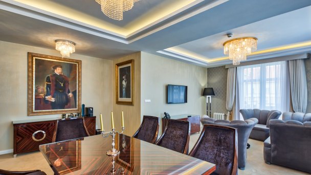 Kúpeľný hotel Royal Palace ***** 76