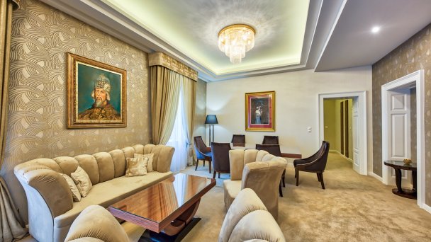Kúpeľný hotel Royal Palace ***** 75