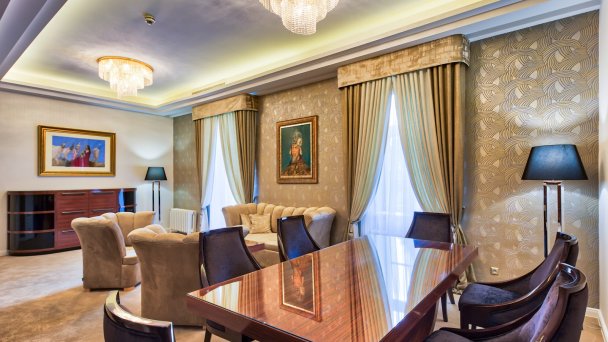Kúpeľný hotel Royal Palace ***** 73