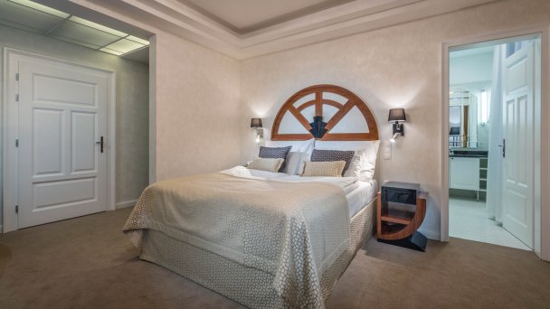 Kúpeľný hotel Royal Palace ***** 71
