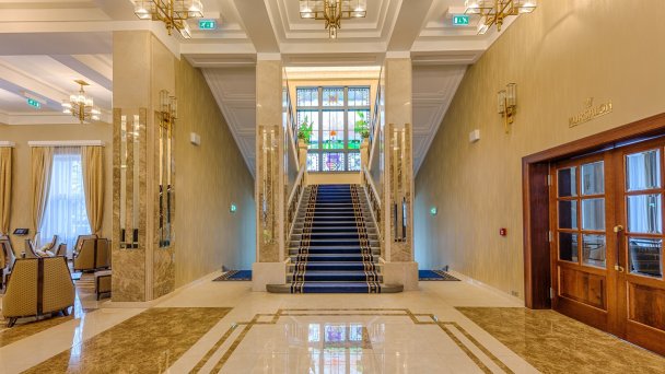 Kúpeľný hotel Royal Palace ***** 8