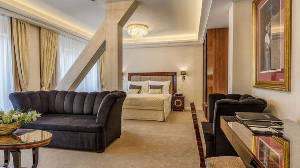 Kúpeľný hotel Royal Palace ***** 69