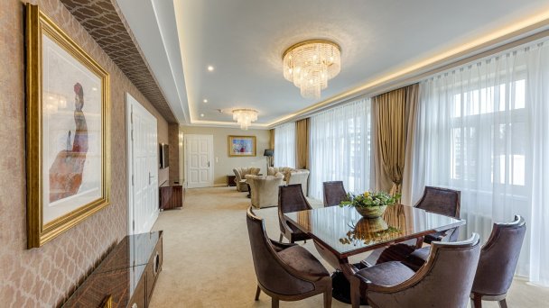 Kúpeľný hotel Royal Palace ***** 63