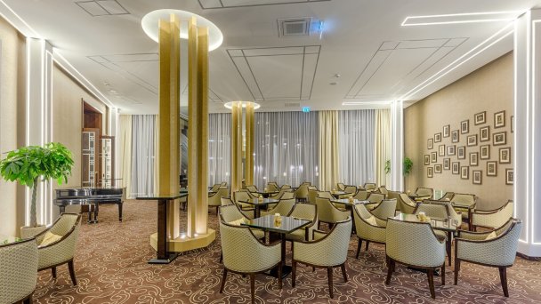 Kúpeľný hotel Royal Palace ***** 83