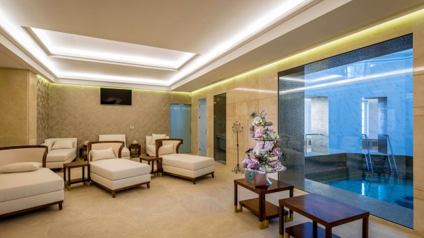 Kúpeľný hotel Royal Palace ***** 81