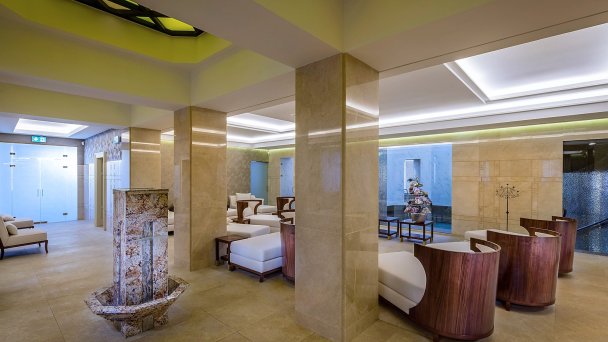 Kúpeľný hotel Royal Palace ***** 80