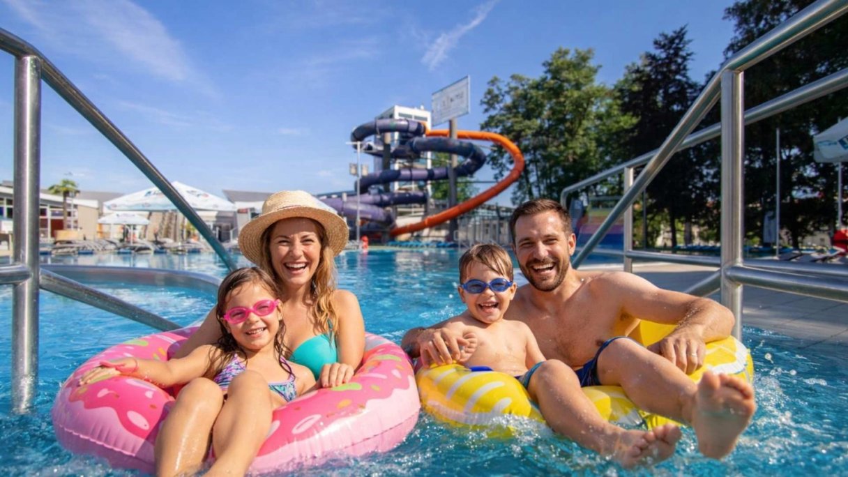Family holidays Galanda: Rodinná dovolenka s celodenným vstupom do aquaparku 1