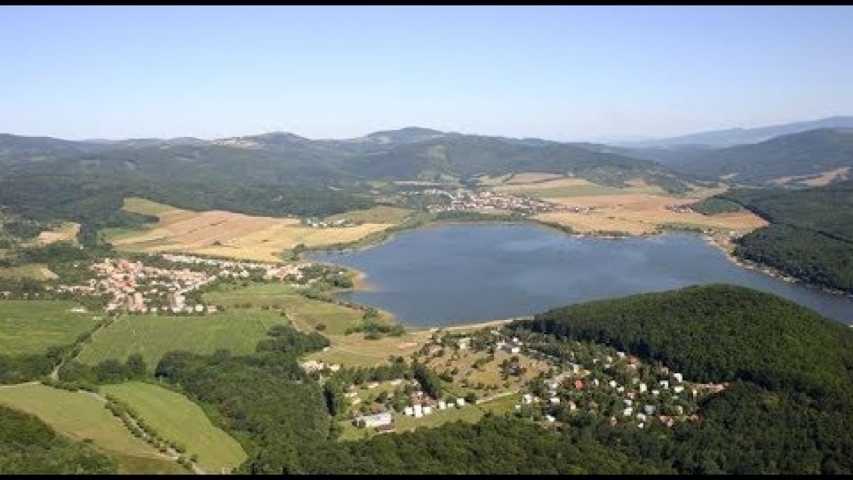 vodná nádrž Ružiná - Priehrada Ružiná. Slovensko Zhora Autor: SLOVENSKO ZHORA Zdroj: https://www.youtube.com/@SLOVENSKO-ZHORA