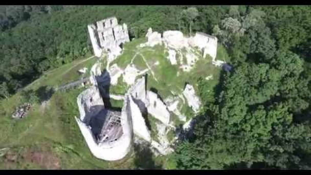Oponický hrad 4K Autor: Juraj Medo Zdroj: https://www.youtube.com/@JurajMedo