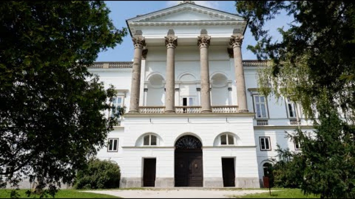 Topoľčianky kaštieľ Autor: Darinka & Milan Stingray Zdroj: https://www.youtube.com/@DarinkaLorinczova