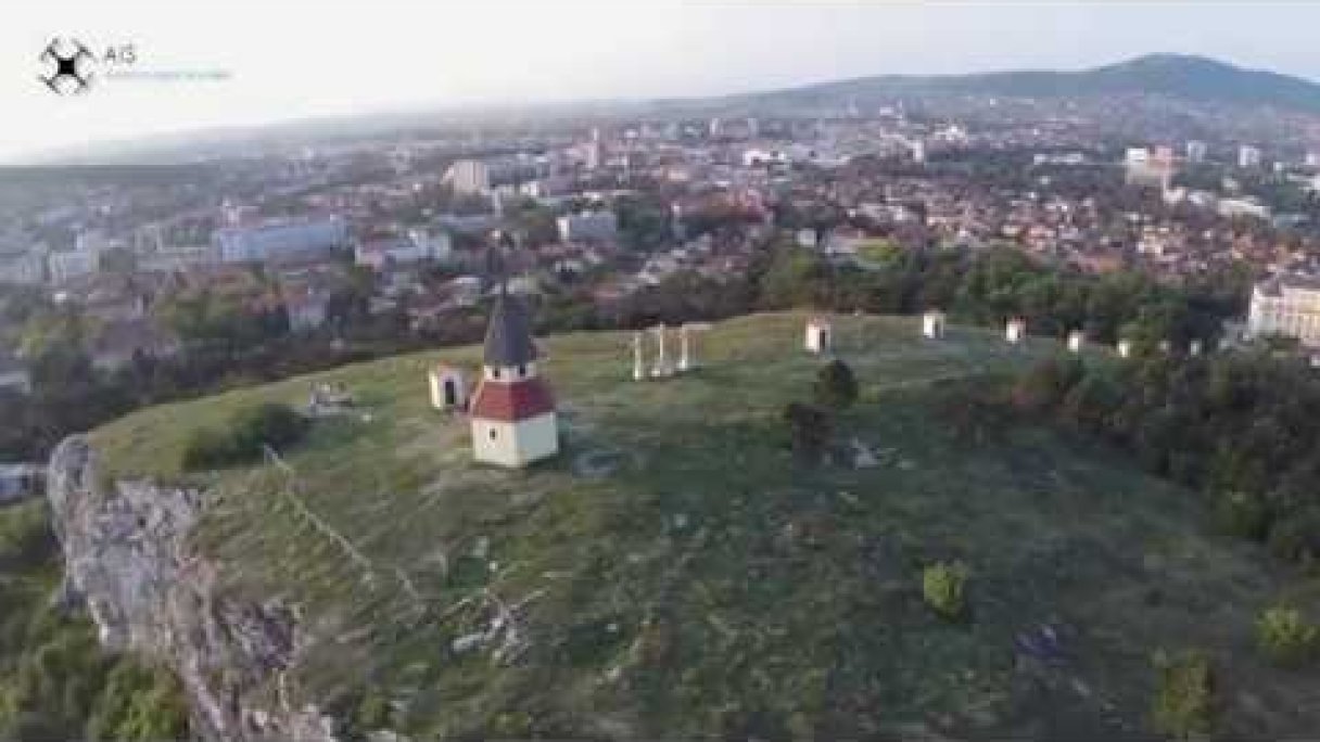 Nitra - Kalvária Autor: Aerial Images Slovakia Zdroj: https://www.youtube.com/@aerialimagesslovakia9362