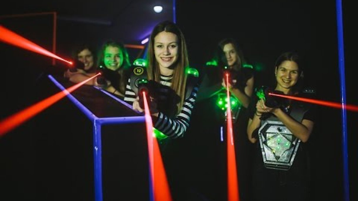 Laser Arena Pulzar (promo video) Autor: Laser Arena Pulzar Zdroj: https://www.youtube.com/@LaserarenapulzarSk Laser Arena Pulzar (promo video) Autor: Laser Arena Pulzar Zdroj: https://www.youtube.com/@LaserarenapulzarSk