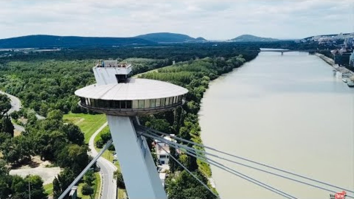Bratislava - UFO Tower 4k Autor: Smiley Videography Zdroj: https://www.youtube.com/@SmileyVideography Bratislava - UFO Tower 4k Autor: Smiley Videography Zdroj: https://www.youtube.com/@SmileyVideography