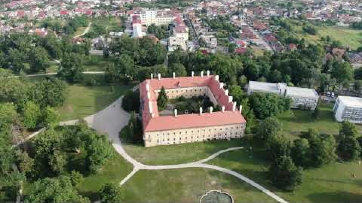 Malacky kaštiel 2, DJI MAVIC 2 ZOO Autor: J Kalimero Zdroj: https://www.youtube.com/@jkalimero4102 Malacky kaštiel 2, DJI MAVIC 2 ZOO Autor: J Kalimero Zdroj: https://www.youtube.com/@jkalimero4102