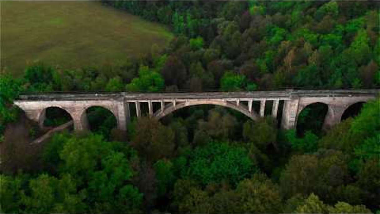 Gemerské spojky - Koprášsky viadukt Autor: Miroslav Schroner Zdroj: https://www.youtube.com/@schnek9 Gemerské spojky - Koprášsky viadukt Autor: Miroslav Schroner Zdroj: https://www.youtube.com/@schnek9
