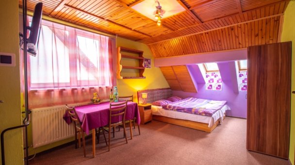 Penzión SKITOUR ** Stará Lesná 10
