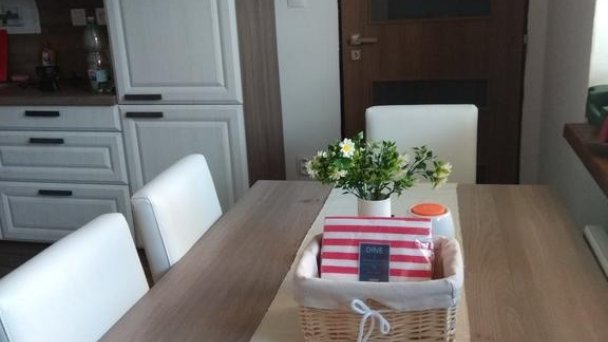 Apartmán 1 obývacia miestnosť s kuchyňou Apartmán 1 obývacia miestnosť s kuchyňou
