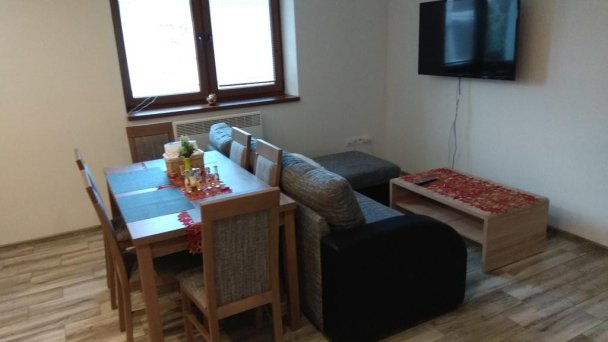 Apartmán 2 obývacia miestnosť s kuchyňou Apartmán 2 obývacia miestnosť s kuchyňou