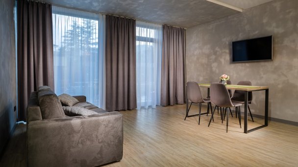 apartmán s výhľadom na bazén