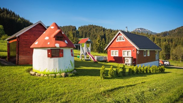 Arctic House 14