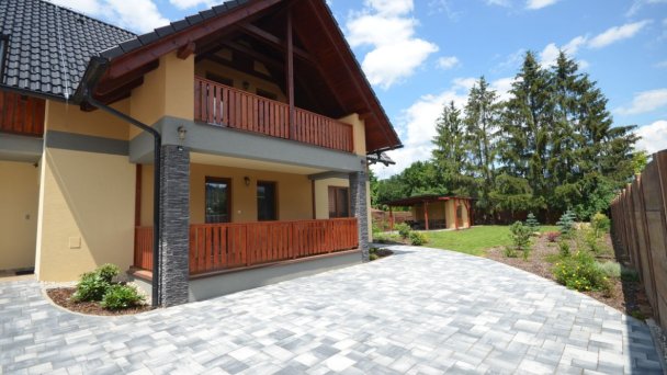 Apartmány BEST I a BEST II Bešeňová 27