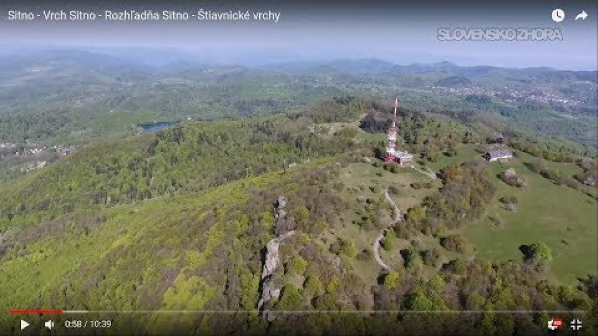 Sitno - Vrch Sitno - Rozhľadňa Sitno - Štiavnické vrchy Autor: SLOVENSKO ZHORA Zdroj: https://www.youtube.com/@SLOVENSKO-ZHORA