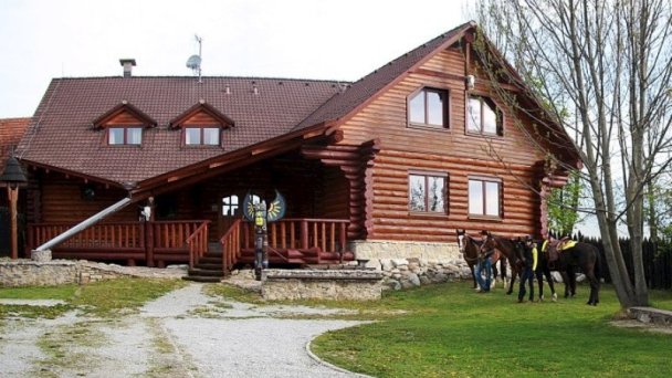 Drevený zrub Benango Mengusovce 16
