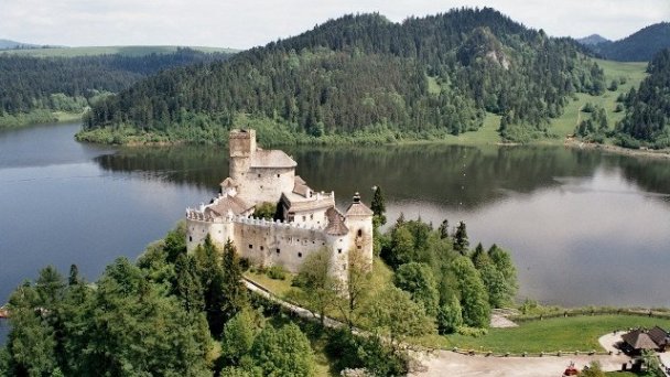 Chalupa a Penzión pod Troma Korunami Červený Kláštor 28 Chalupa a Penzión pod Troma Korunami Červený Kláštor 28