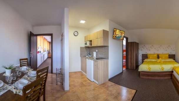 VILA AJKA Bešeňová 7