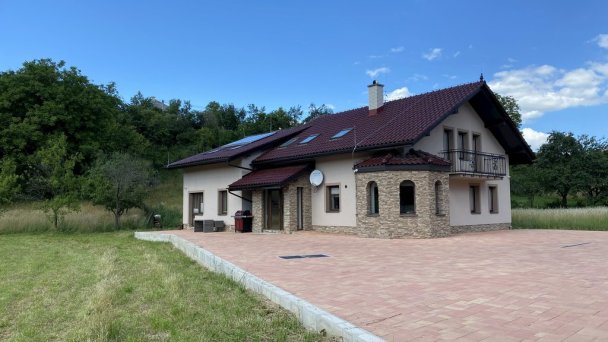 Dom v stráni Poniky 23 Dom v stráni Poniky 23