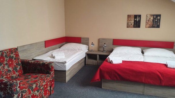 F-Team Hotel Podtureň 32