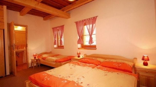 Chata HolidayRaj s wellnessom pri Bešeňovej Malatíny 11