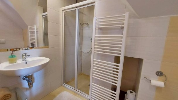Chata HolidayRaj s wellnessom pri Bešeňovej Malatíny 36
