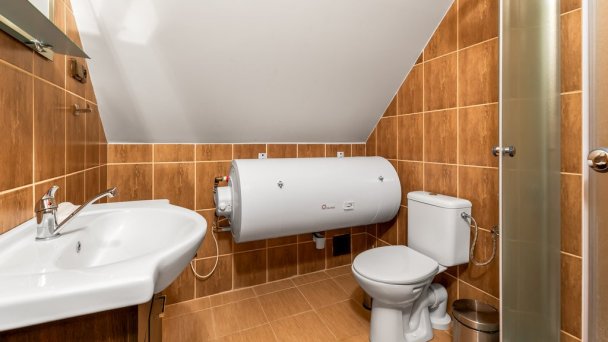 Prosredná pivnica Sebechleby 14