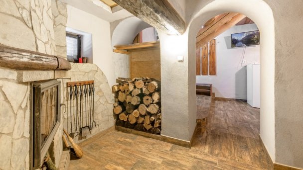 Prosredná pivnica Sebechleby 7