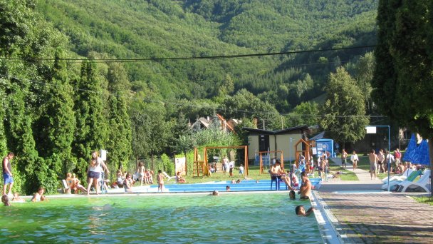 Chatka v rekreačnej oblasti pri lese Sklené Teplice 21 Chatka v rekreačnej oblasti pri lese Sklené Teplice 21