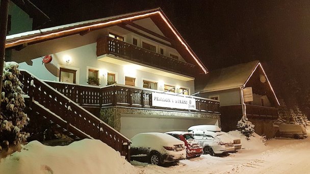 Penzión Liezky / Domček v stráni  Mýto pod Ďumbierom 9