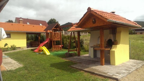 Chata Kašná hôrka (pôvodne Chata Tajch) Nová Baňa 32 Chata Kašná hôrka (pôvodne Chata Tajch) Nová Baňa 32