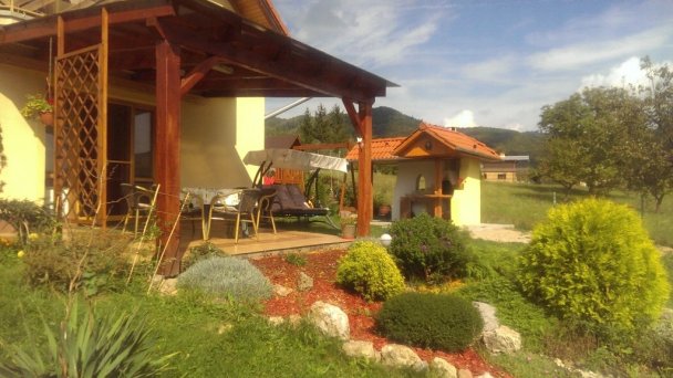 Chata Kašná hôrka (pôvodne Chata Tajch) Nová Baňa 33 Chata Kašná hôrka (pôvodne Chata Tajch) Nová Baňa 33