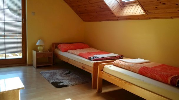 Chata Kašná hôrka (pôvodne Chata Tajch) Nová Baňa 41 Chata Kašná hôrka (pôvodne Chata Tajch) Nová Baňa 41