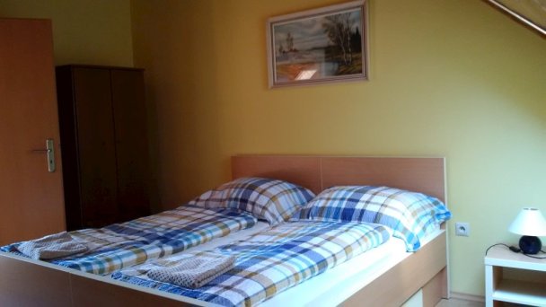 Chata Kašná hôrka (pôvodne Chata Tajch) Nová Baňa 42 Chata Kašná hôrka (pôvodne Chata Tajch) Nová Baňa 42