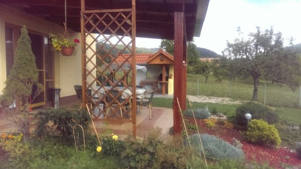 Chata Kašná hôrka (pôvodne Chata Tajch) Nová Baňa 47 Chata Kašná hôrka (pôvodne Chata Tajch) Nová Baňa 47