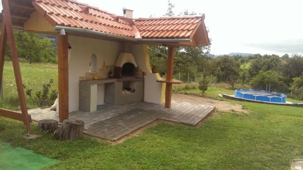 Chata Kašná hôrka (pôvodne Chata Tajch) Nová Baňa 48 Chata Kašná hôrka (pôvodne Chata Tajch) Nová Baňa 48