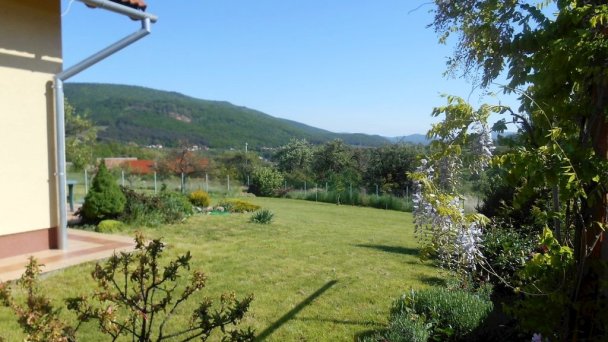 Chata Kašná hôrka (pôvodne Chata Tajch) Nová Baňa 53 Chata Kašná hôrka (pôvodne Chata Tajch) Nová Baňa 53