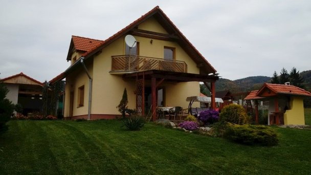 Chata Kašná hôrka (pôvodne Chata Tajch) Nová Baňa 43 Chata Kašná hôrka (pôvodne Chata Tajch) Nová Baňa 43
