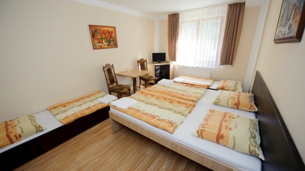 Horský hotel Eva Svätý Jur 3