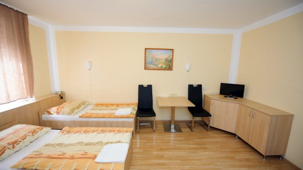 Horský hotel Eva Svätý Jur 9