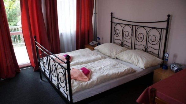 Penzión Zlatá Noha  Bratislava 38