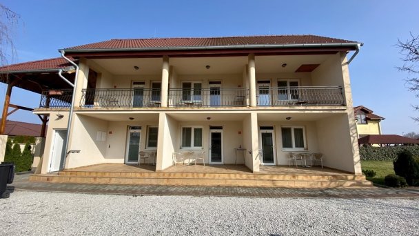 Apartmánový dom Flóra Veľký Meder 17 Apartmánový dom Flóra Veľký Meder 17