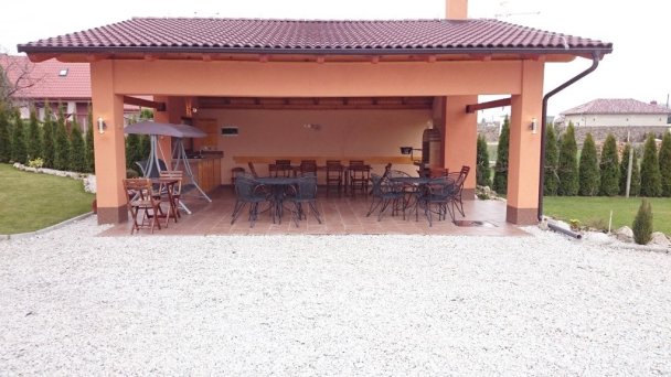 Vila Adria Moča 40